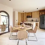 New Luxury Design Private Roof Pool Walkable Apartamento