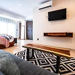 Retreat Pool Gym & Great Location Tulum