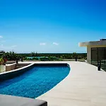Oasis Jungle Views, 4 Pools & Near *