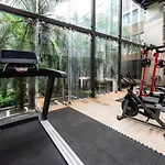 Retreat Pool Gym & Great Location Apartamento *
