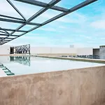 Apartamento Retreat Pool Gym & Great Location