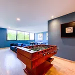 Apartamento 1br Retreat With Balcony And Wellness Amenities