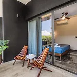 Walk To Beach 1Br 4 Guests Kids Area Office