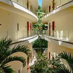Oasis Jungle Views, 4 Pools & Near
