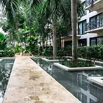 Apartamento Retreat Pool Gym & Great Location *