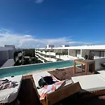 Apartamento Ph De 2 Rec, Gim, Cine Y Jacuzzi Privado En