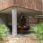 Exclusive 2br Lock-off Huge Terrace & Private Pool Humana