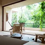 Сasa de vacaciones Private 6br Jungle Compound With Rooftop Pool *
