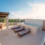 Exclusive 3br Sky Penthouse With Private Rooftop Pool Сasa de vacaciones *