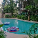 Private 6br Jungle Compound With Rooftop Pool Сasa de vacaciones *