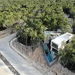 Designer Luxury Villa With Private Pool Oasis