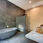 Designer Luxury With Private Pool Oasis Сasa de vacaciones