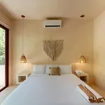 Private 6br Jungle Compound With Rooftop Pool Сasa de vacaciones Tulum