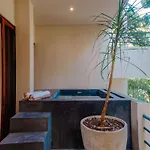 Сasa de vacaciones 3br Jungle Escape With Luxe Plunge Pool- Holistika