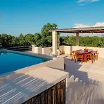 Сasa de vacaciones Exclusive 3br Sky Penthouse With Private Rooftop Pool Tulum