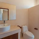 Сasa de vacaciones Private 6br Jungle Compound With Rooftop Pool
