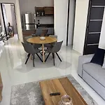 Comfortable 2Br Condo Pool & Gym