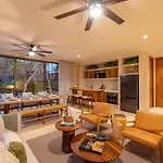 Artila Haven Rooftop Jacuzzi W Open Views