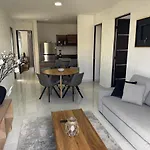Comfortable 2Br Condo Pool & Gym