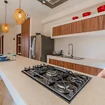 Apartment Modern With Pool Fast Wifi Perfect *