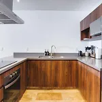 Luxury 2Br Retreat With Private Pool & Spa