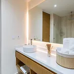 Luxury Penthouse With Private Rooftop Pool