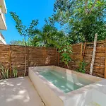 Modern With Pool Fast Wifi Perfect *