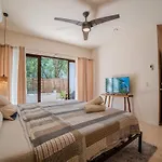 Modern With Pool Fast Wifi Perfect *