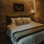 Private Jungle 1br Retreat & Fast Wi-fi