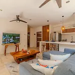 Modern With Pool Fast Wifi Perfect Apartment *