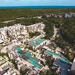 Luxury 2br Retreat With Private Pool & Apartamento Tulum