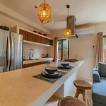 Modern With Pool Fast Wifi Perfect