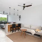 Luna By Luwii Apartamento *