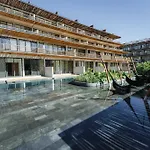 Modern 2Br Apartment With Pool & Gym