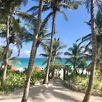Olas Tulum