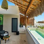 Penthouse With Private Plunge Pool - 2 King Suites