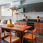 Family 2 Bedrooms Swim Up