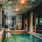 Nomade Temple Hotel