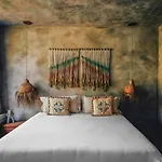 Nomade Temple 4*