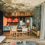 Nomade Temple Hotel