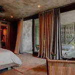 Nomade Temple Hotel 4*