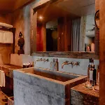 Nomade Temple 4*