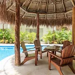 Apartment Perfectly Situated Between The Beach & Town By Stella Tulum