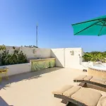 Apartment Perfectly Situated Between The Beach & Town By Stella *