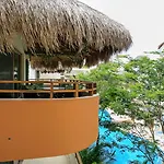 Apartment Perfectly Situated Between The Beach & Town By Stella *