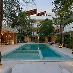 Charming Nature-inspired With Sultry Surroundings By Stella Apartment *