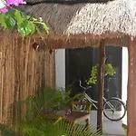 Tua Large Comfortable Pool Parking Space * Tulum