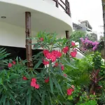 Tua Large Comfortable Pool Parking Space Apartamento *