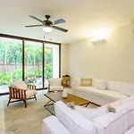 Jungle Luxury In Private Residential Area & Stunning Rooftop By Stella Apartamento