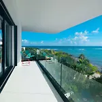 La Maison Manati, Beachfront, Infinity Pool, Cooking Service Included